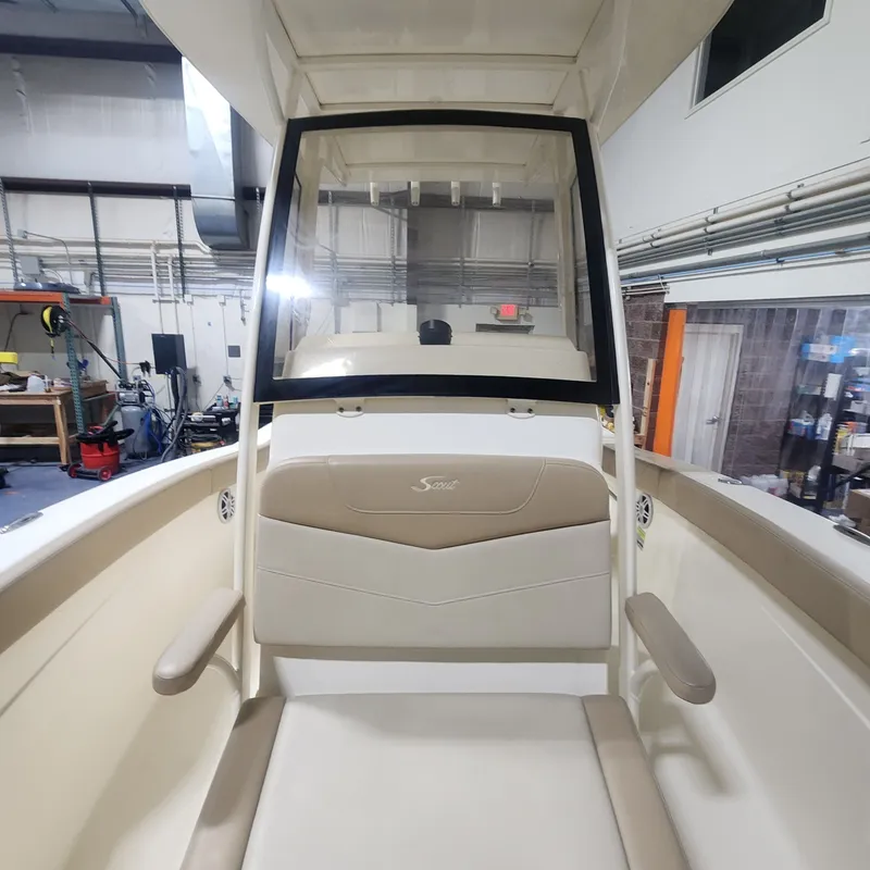 Slide: The Image of Interior view of 2023 Scout 215 XSF boat. - 31