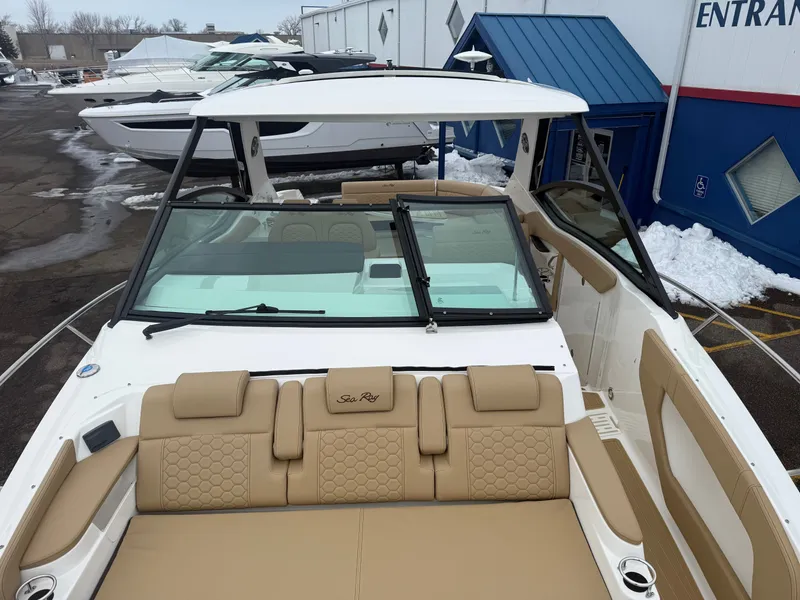 Slide: The Image of Sea Ray Sundancer 320 2023 - 17