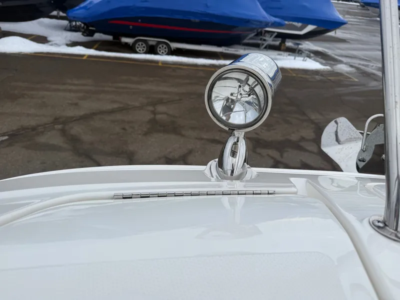 Slide: The Image of Sea Ray Sundancer 320 2023 - 20