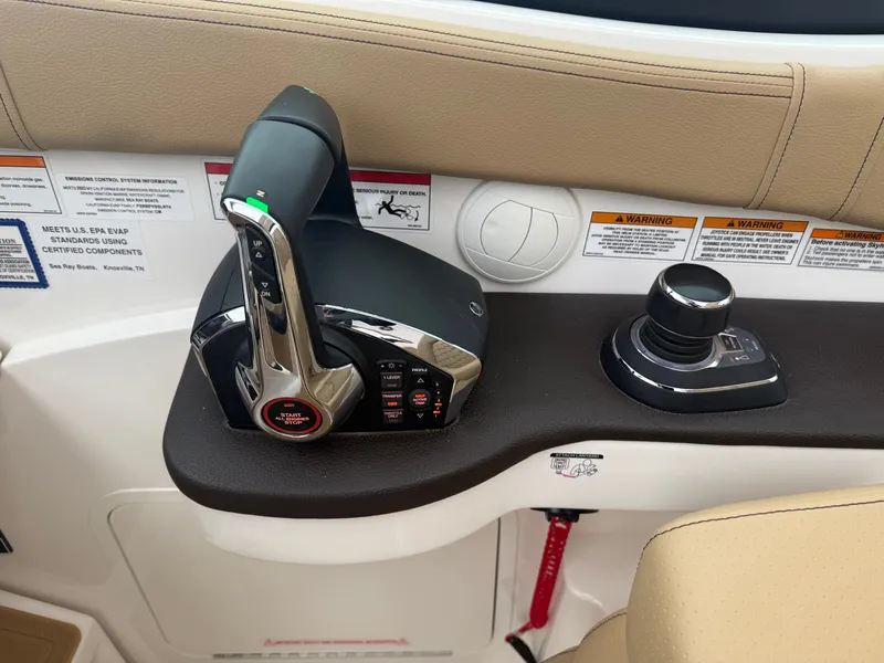 Slide: The Image of Sea Ray Sundancer 320 2023 - 23