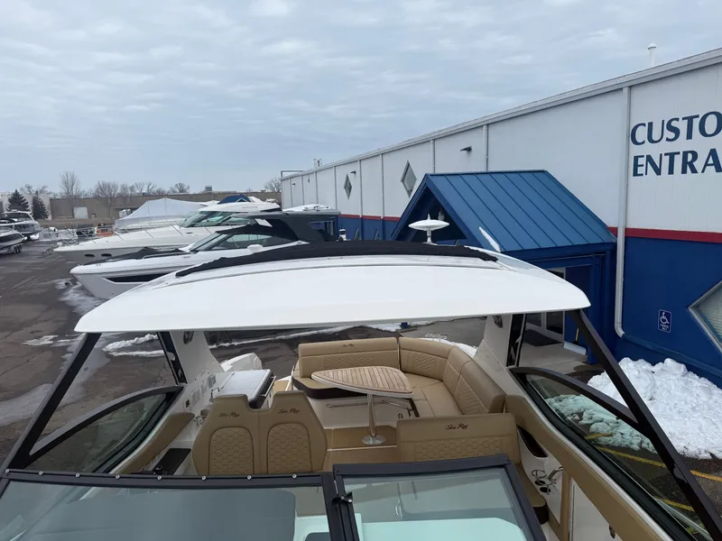 Slide: The Image of Sea Ray Sundancer 320 2023 - 40