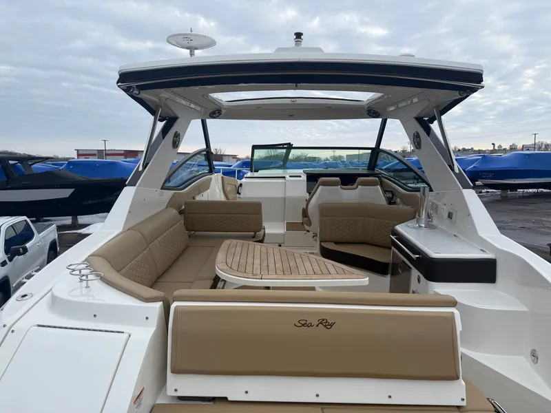 Slide: The Image of Sea Ray Sundancer 320 2023 - 6