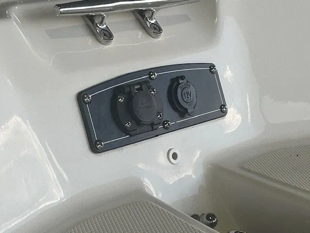 Slide: The Image of Boston Whaler 150 Montauk 2023 - 7