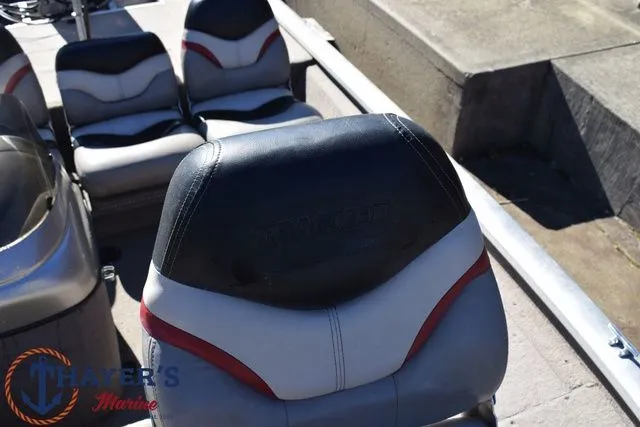 Slide: The Image of Tracker Pro Team 175 2002 - 16