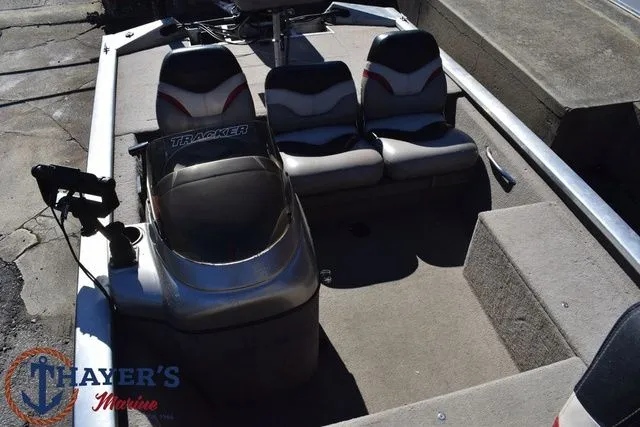 Slide: The Image of Tracker Pro Team 175 2002 - 17