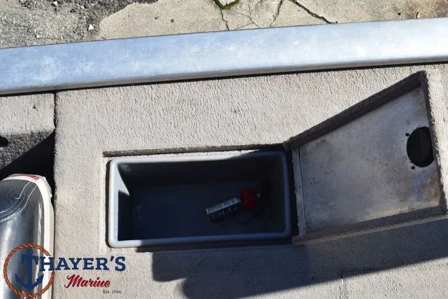 Slide: The Image of Tracker Pro Team 175 2002 - 26