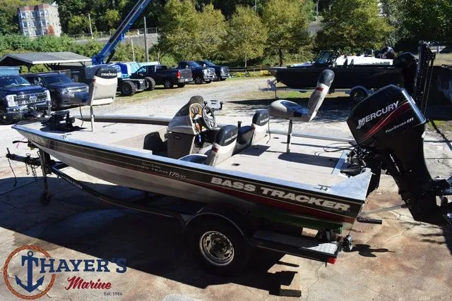 Slide: The Image of Tracker Pro Team 175 2002 - 28