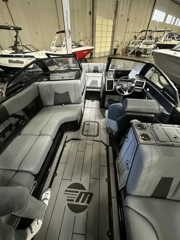 Slide: The Image of Malibu Wakesetter 24 MXZ 2023 - 3