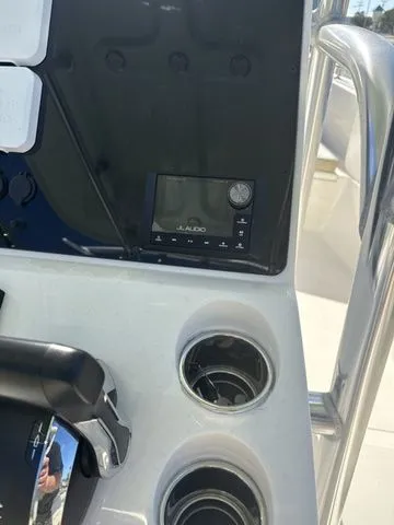 Slide: The Image of Bulls Bay 255 Center Console 2026 - 10