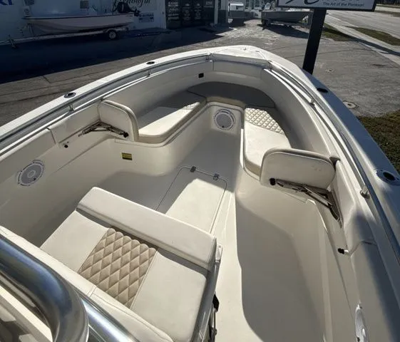Slide: The Image of Bulls Bay 255 Center Console 2026 - 13