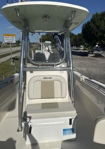 Slide: The Image of Bulls Bay 255 Center Console 2026 - 14