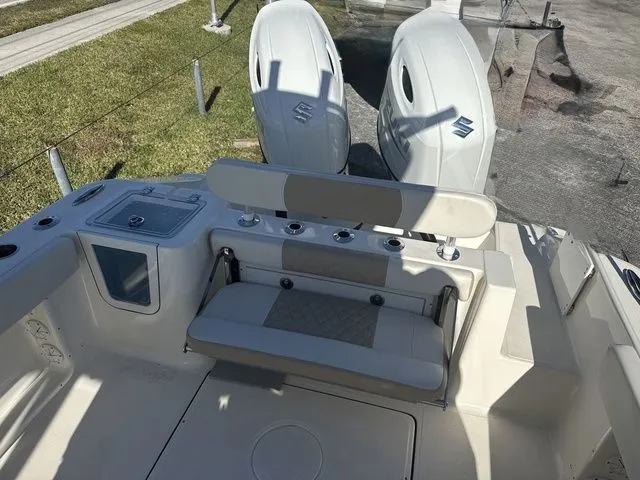 Slide: The Image of Bulls Bay 255 Center Console 2026 - 7