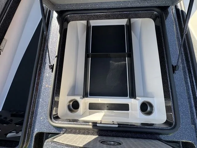 Slide: The Image of Caymas CX 18 PRO 2026 - 13