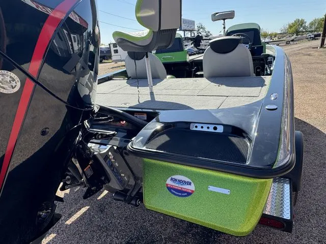 Slide: The Image of Caymas CX 18 PRO 2026 - 3