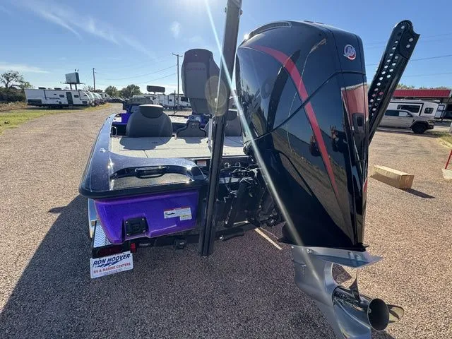 Slide: The Image of Caymas CX 21 PRO 2026 - 11