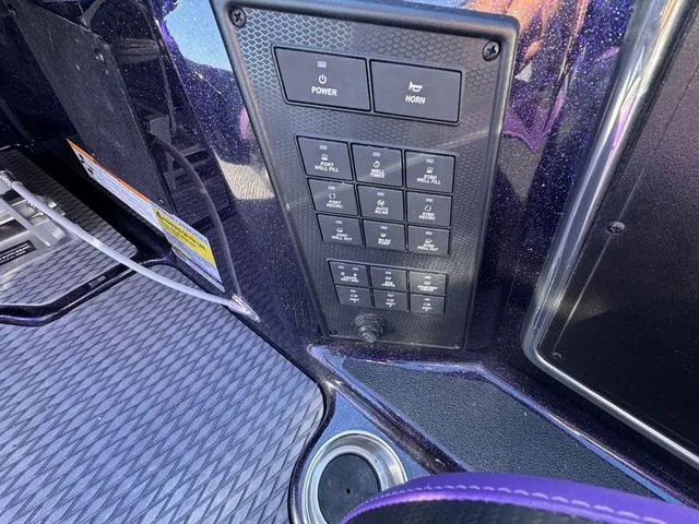 Slide: The Image of Caymas CX 21 PRO 2026 - 22