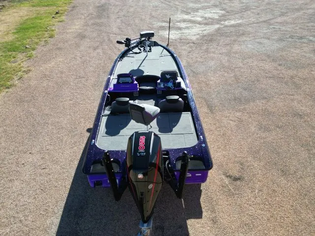 Slide: The Image of Caymas CX 21 PRO 2026 - 3