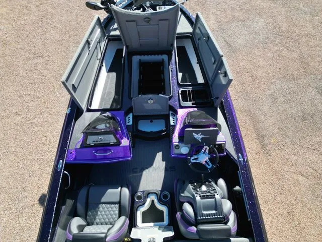 Slide: The Image of Caymas CX 21 PRO 2026 - 7