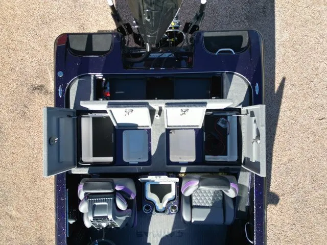 Slide: The Image of Caymas CX 21 PRO 2026 - 9