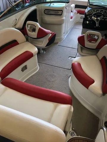 Slide: The Image of Crownline Boats Eclipse E4 2015 - 15