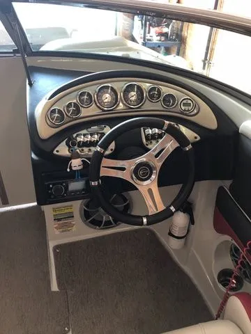 Slide: The Image of Crownline Boats Eclipse E4 2015 - 16