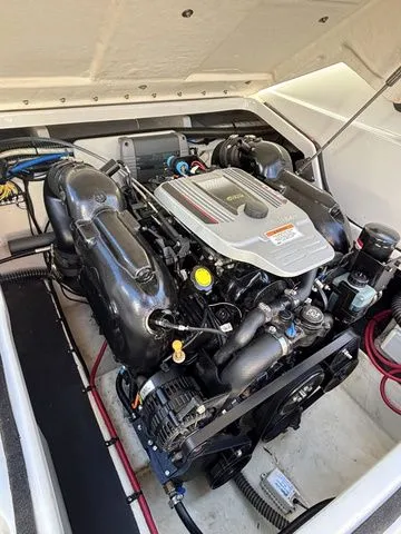 Slide: The Image of Crownline Boats Eclipse E4 2015 - 43