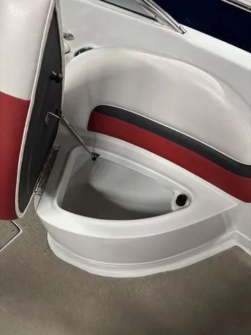 Slide: The Image of Crownline Boats Eclipse E4 2015 - 5