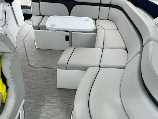 Slide: The Image of Rinker EX 320 2017 - 14