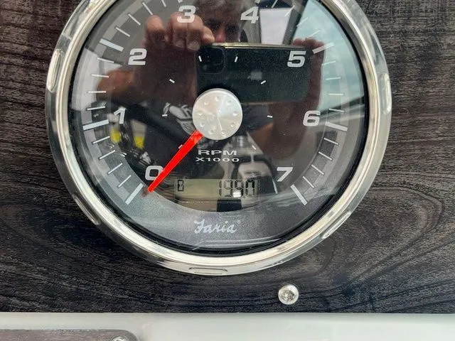 Slide: The Image of Rinker EX 320 2017 - 4