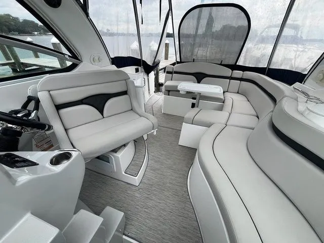 Slide: The Image of Rinker EX 320 2017 - 7