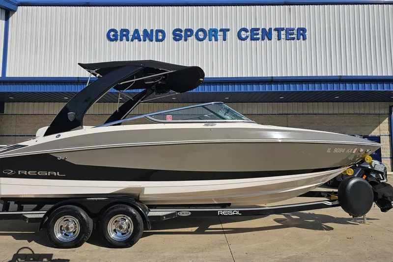 Slide: The Image of 2018 Regal 2500 Bowrider boat on trailer at Grand Sport Center. - 3