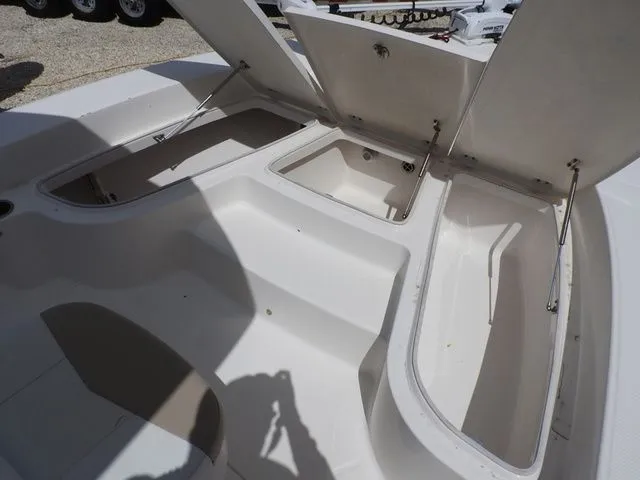 Slide: The Image of Robalo 226 Cayman 2015 - 11