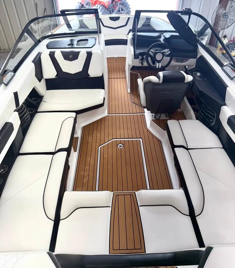 Slide: The Image of Nautique Super Air Nautique G21 2021 - 9