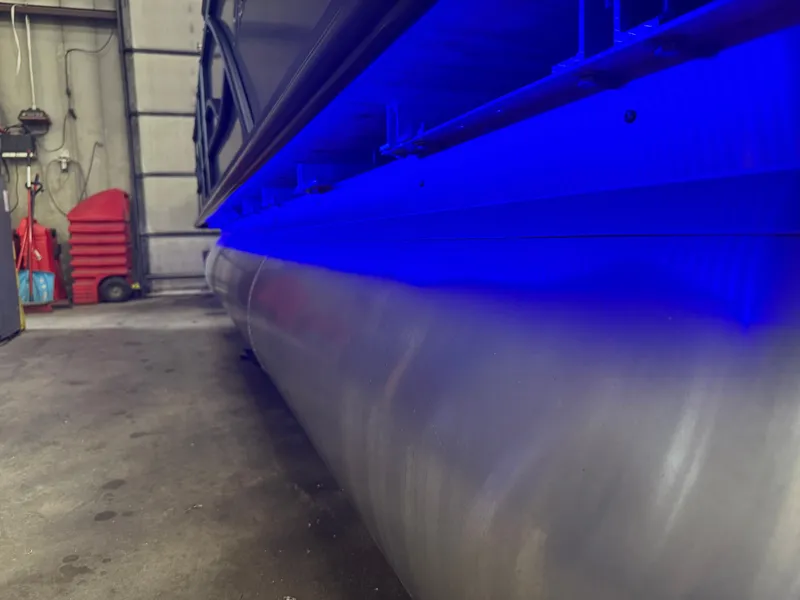 Slide: The Image of Bentley Pontoons Elite 223 Swingback Tritoon 2026 - 39