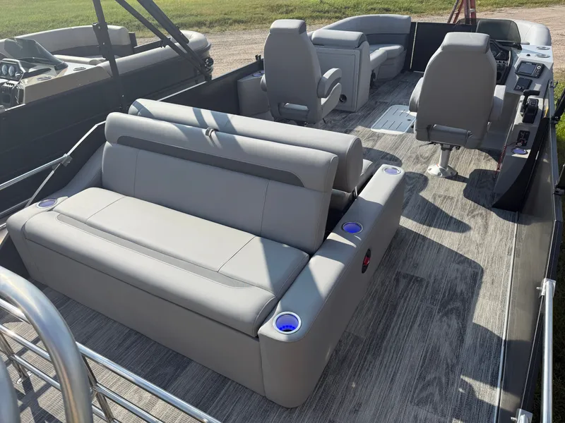Slide: The Image of Bentley Pontoons Legacy 200HP Swingback 223 Tritoon 2026 - 19