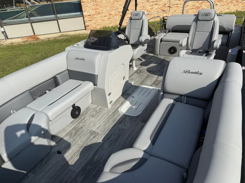 Slide: The Image of Bentley Pontoons Legacy 200HP Swingback 223 Tritoon 2026 - 34