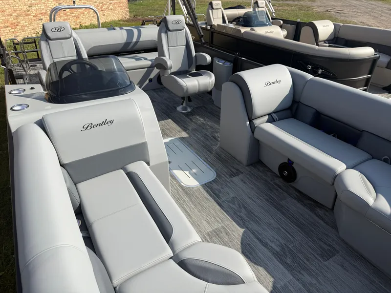 Slide: The Image of Bentley Pontoons Legacy 200HP Swingback 223 Tritoon 2026 - 35