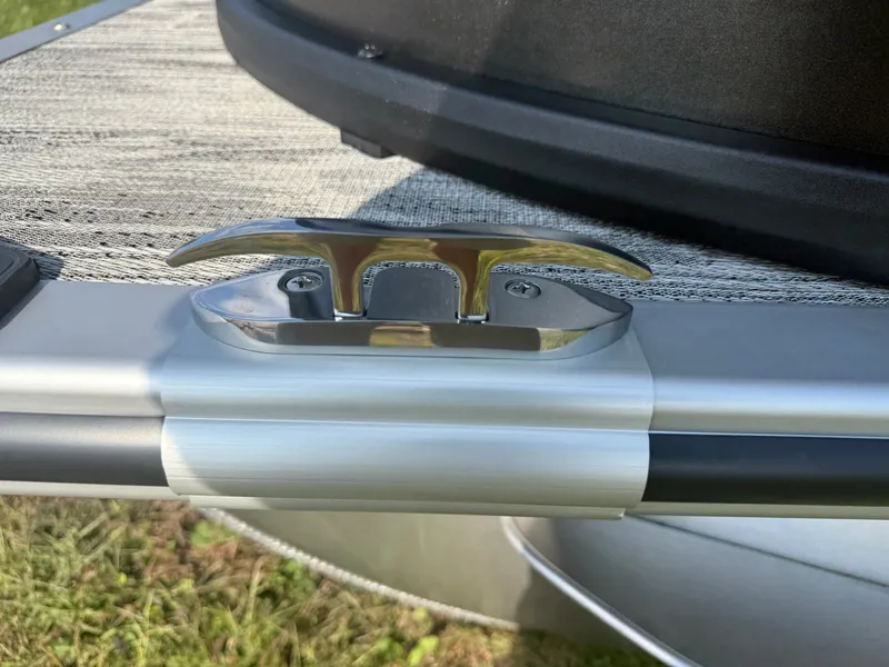 Slide: The Image of Bentley Pontoons Legacy 223 Swingback Tritoon & Honda 4-Stroke EFI 2026 - 38