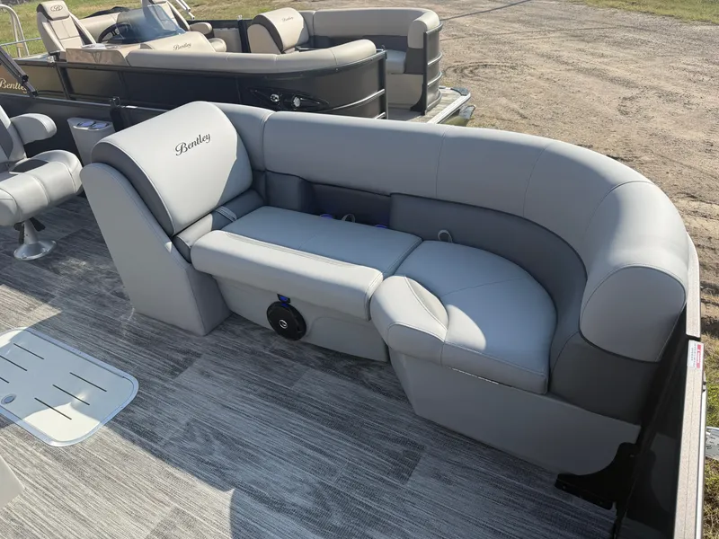 Slide: The Image of Bentley Pontoons Legacy 223 Swingback Tritoon & Honda 4-Stroke EFI 2026 - 7
