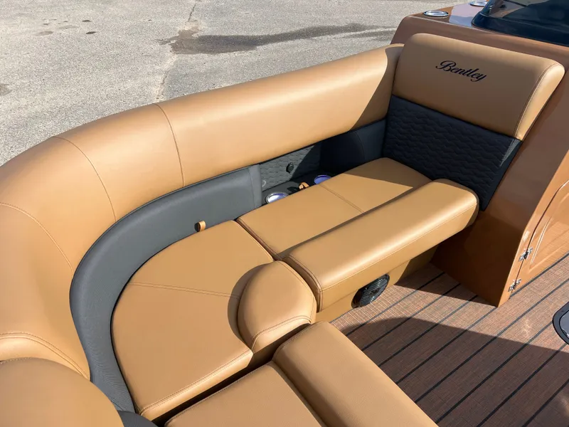 Slide: The Image of Bentley Pontoons Elite 200HP Admiral 223 Quad Lounge Tritoon 2026 - 10