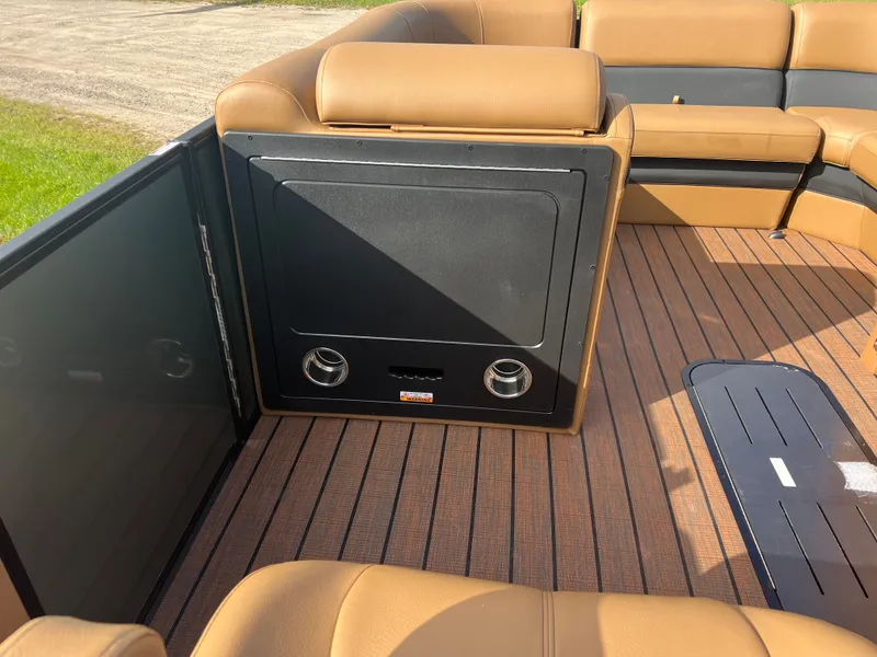 Slide: The Image of Bentley Pontoons Elite 200HP Admiral 223 Quad Lounge Tritoon 2026 - 11