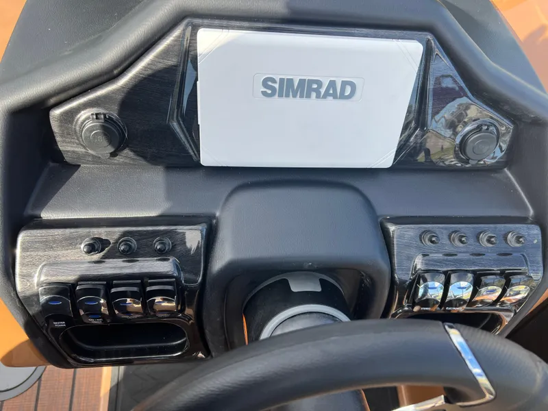 Slide: The Image of Bentley Pontoons Elite 200HP Admiral 223 Quad Lounge Tritoon 2026 - 19