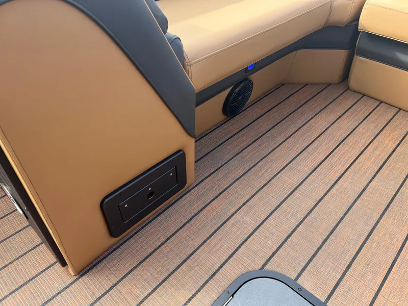 Slide: The Image of Bentley Pontoons Elite 223 Admiral 200HP Quad Lounge Tritoon 2026 - 14