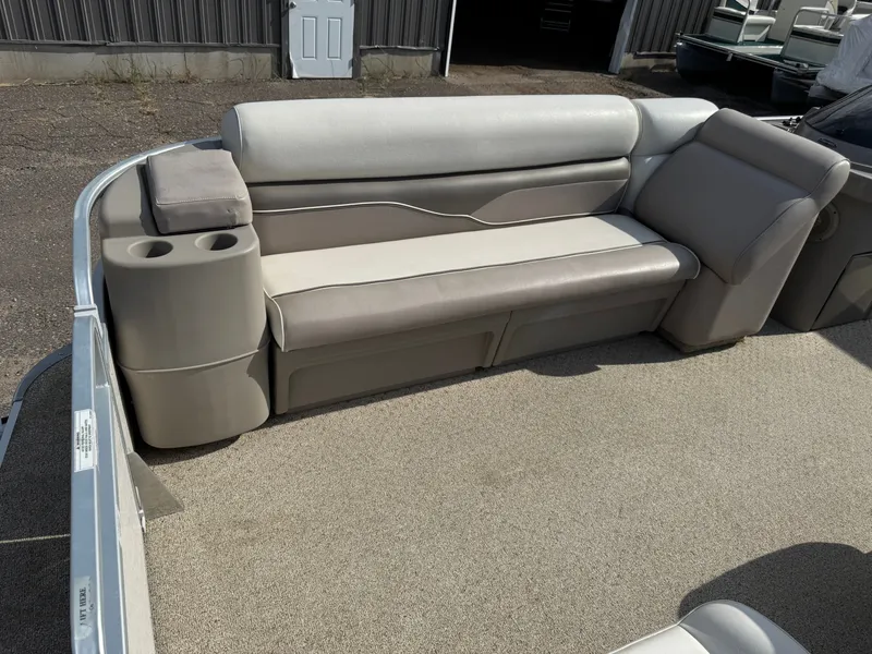 Slide: The Image of Premier 220 Sunspree pontoon 2009 - 17