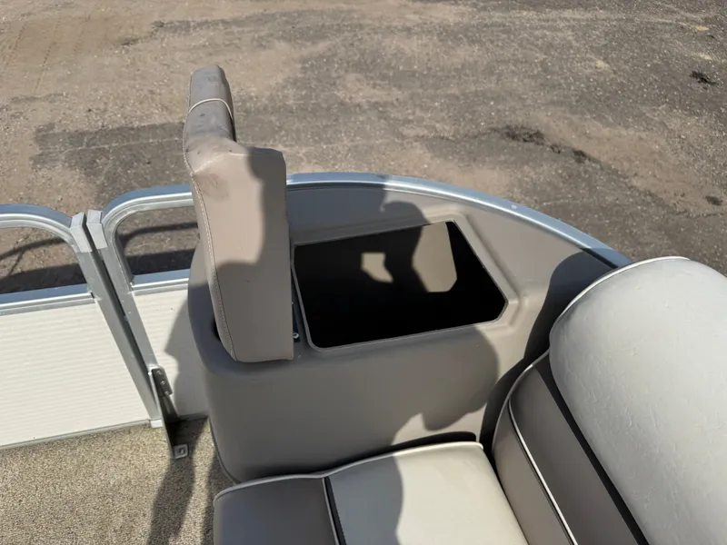 Slide: The Image of Premier 220 Sunspree pontoon 2009 - 18