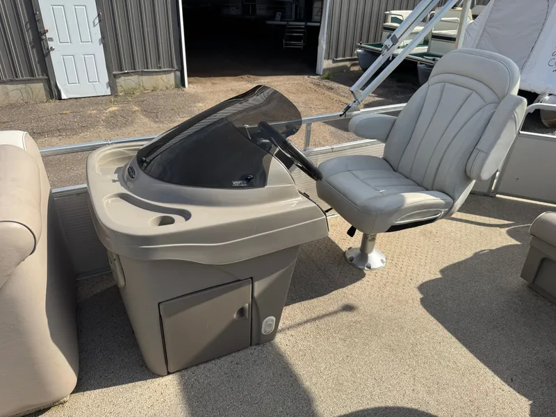 Slide: The Image of Premier 220 Sunspree pontoon 2009 - 20