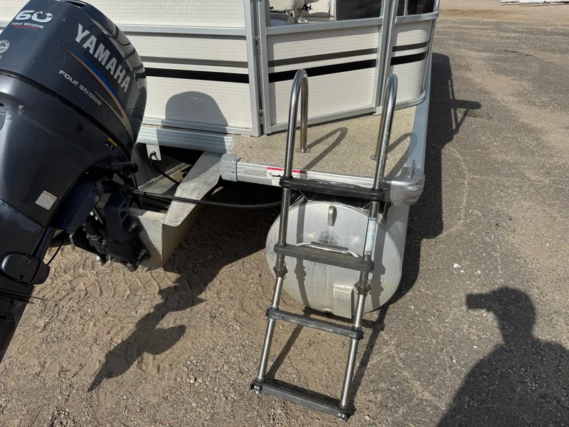 Slide: The Image of Premier 220 Sunspree pontoon 2009 - 39