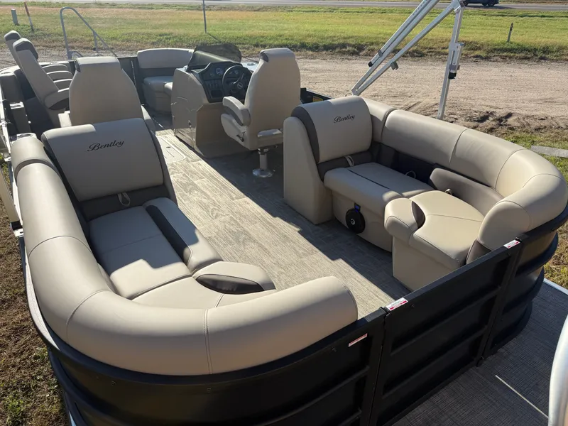 Slide: The Image of Bentley Pontoons Legacy 200HP Navigator DL 223 Quad Lounge Tritoon & Honda 4-Stroke EFI 2026 - 35