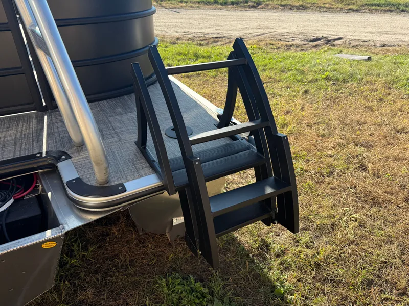 Slide: The Image of Bentley Pontoons Legacy 200HP Navigator DL 223 Quad Lounge Tritoon & Honda 4-Stroke EFI 2026 - 43