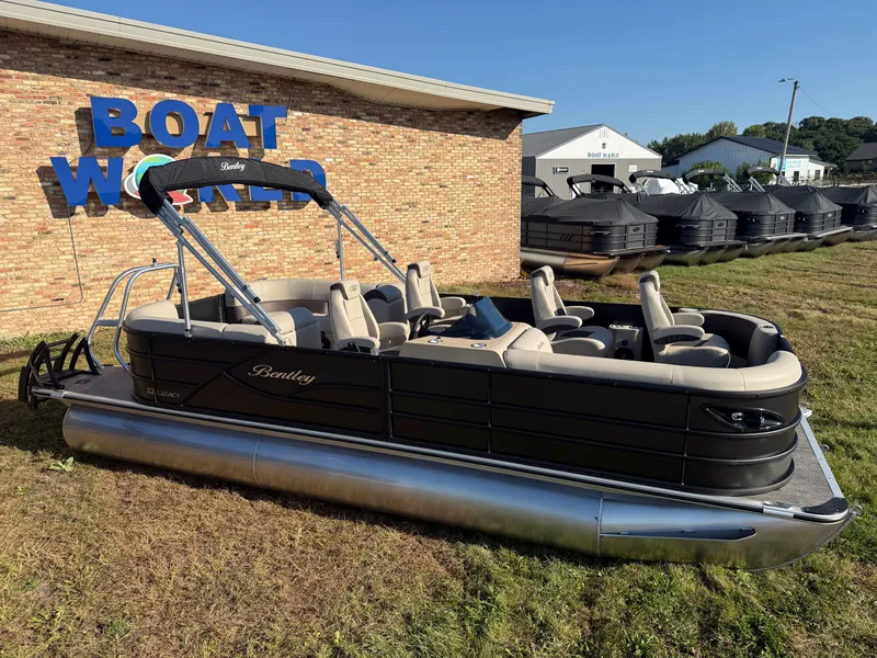 Slide: The Image of Bentley Pontoons Legacy 200HP Navigator DL 223 Quad Lounge Tritoon & Honda 4-Stroke EFI 2026 - 7